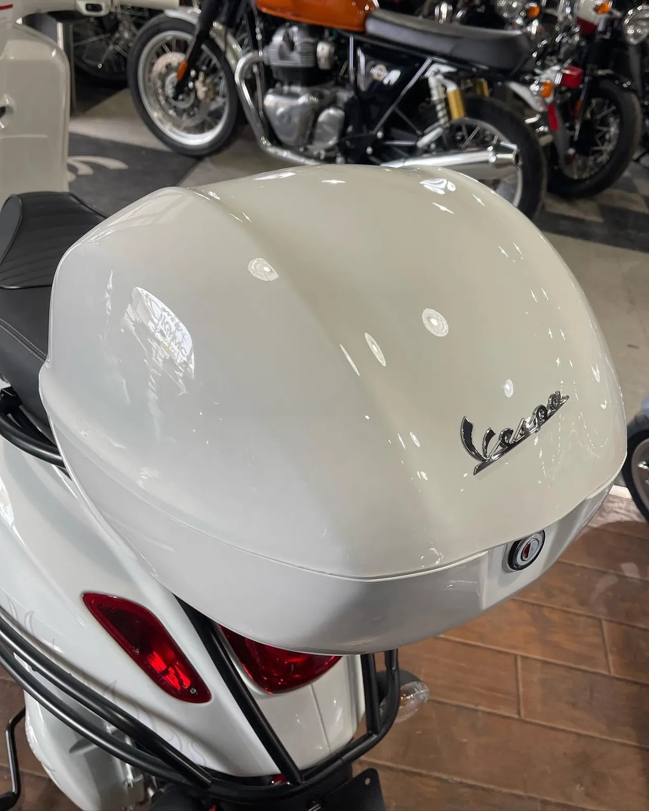 2023 Vespa Sprint 150 Sport “Justin Beiber” Special Edition with VESPA PROMO!!, motorcycle detail photo 8, for sale in San Antonio