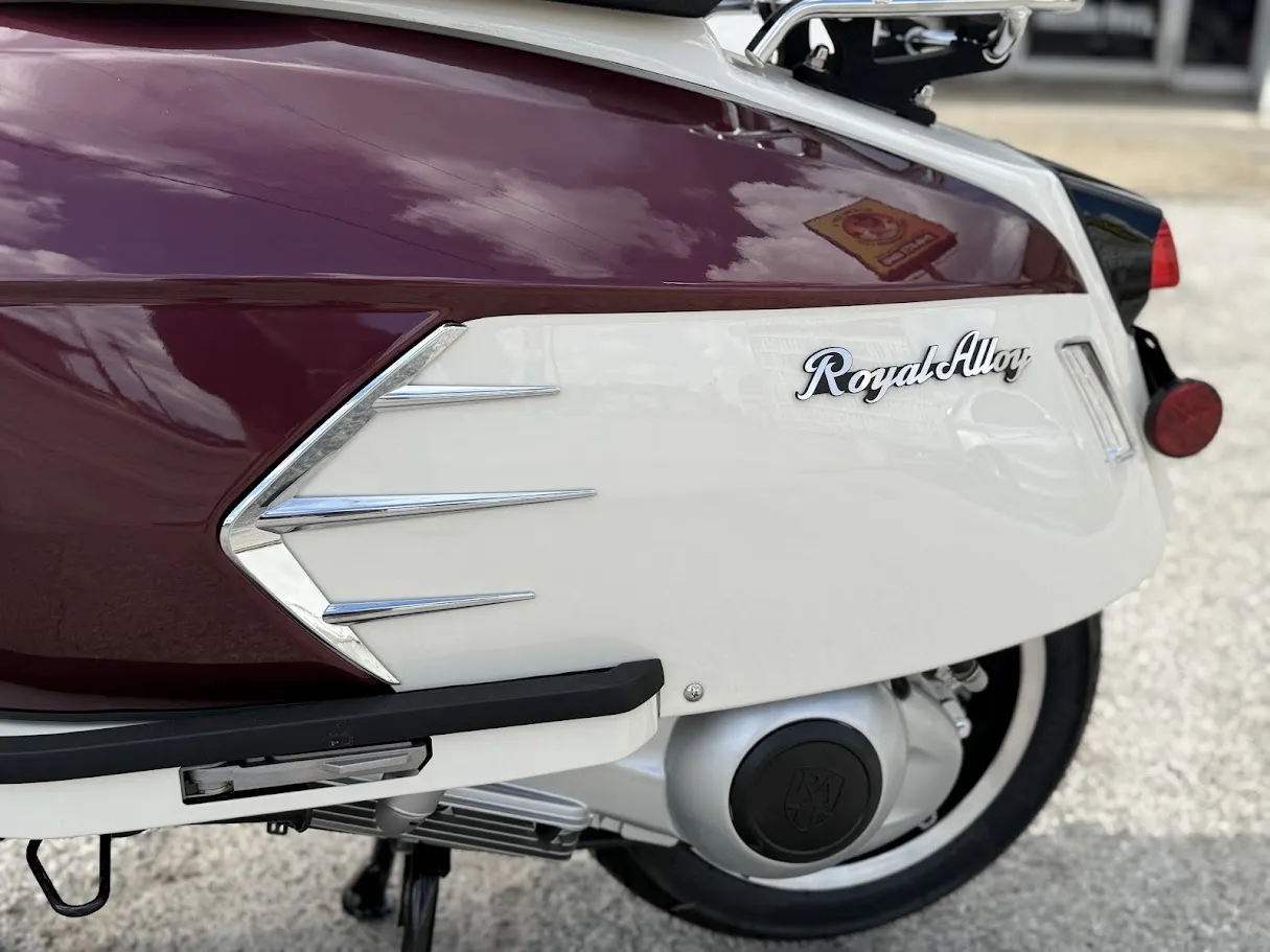2025 Royal Alloy Grand Prix 300s, motorcycle detail photo 11, for sale in San Antonio