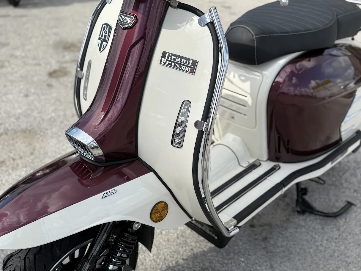 2025 Royal Alloy Grand Prix 300s, motorcycle detail photo 14, for sale in San Antonio