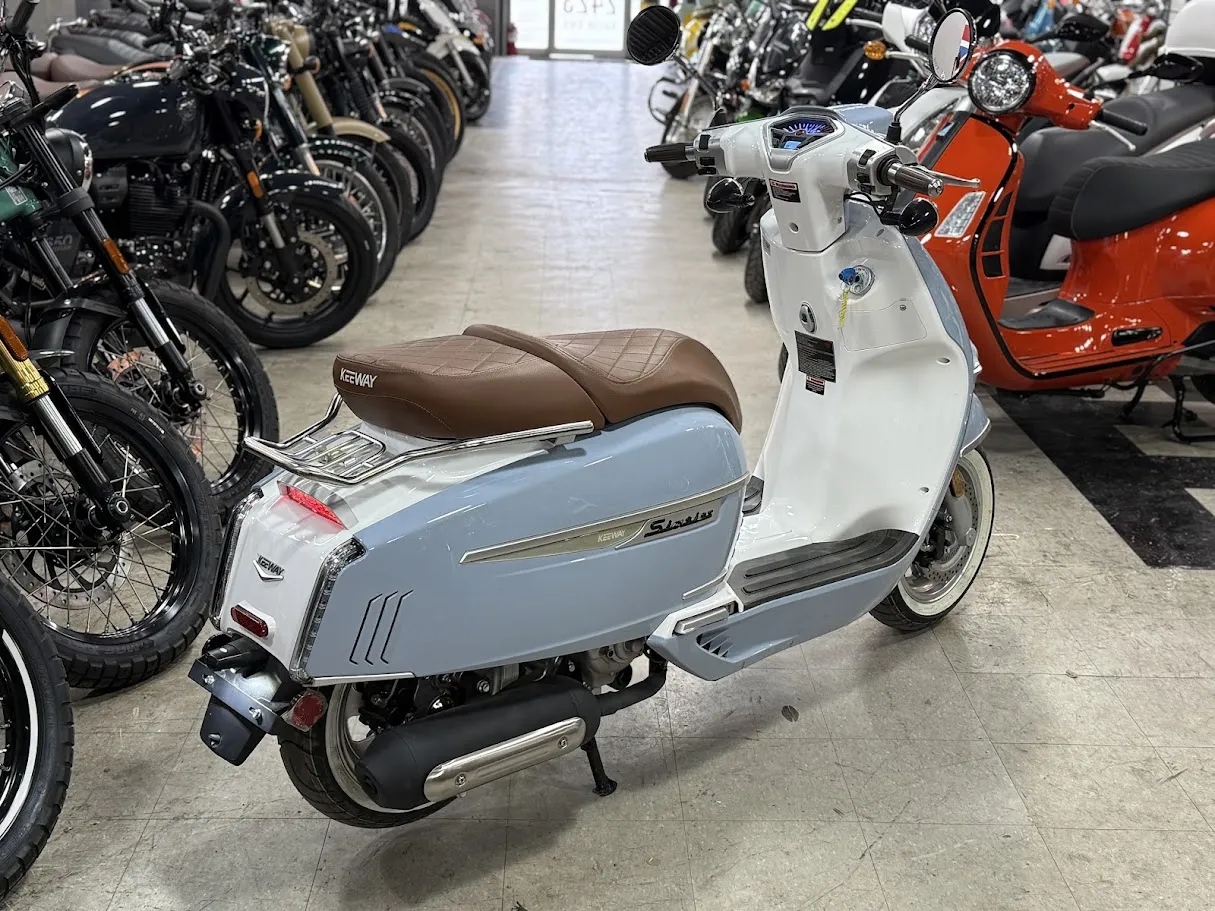 Keeway Sixties 300i, motorcycle detail photo 6, for sale in San Antonio