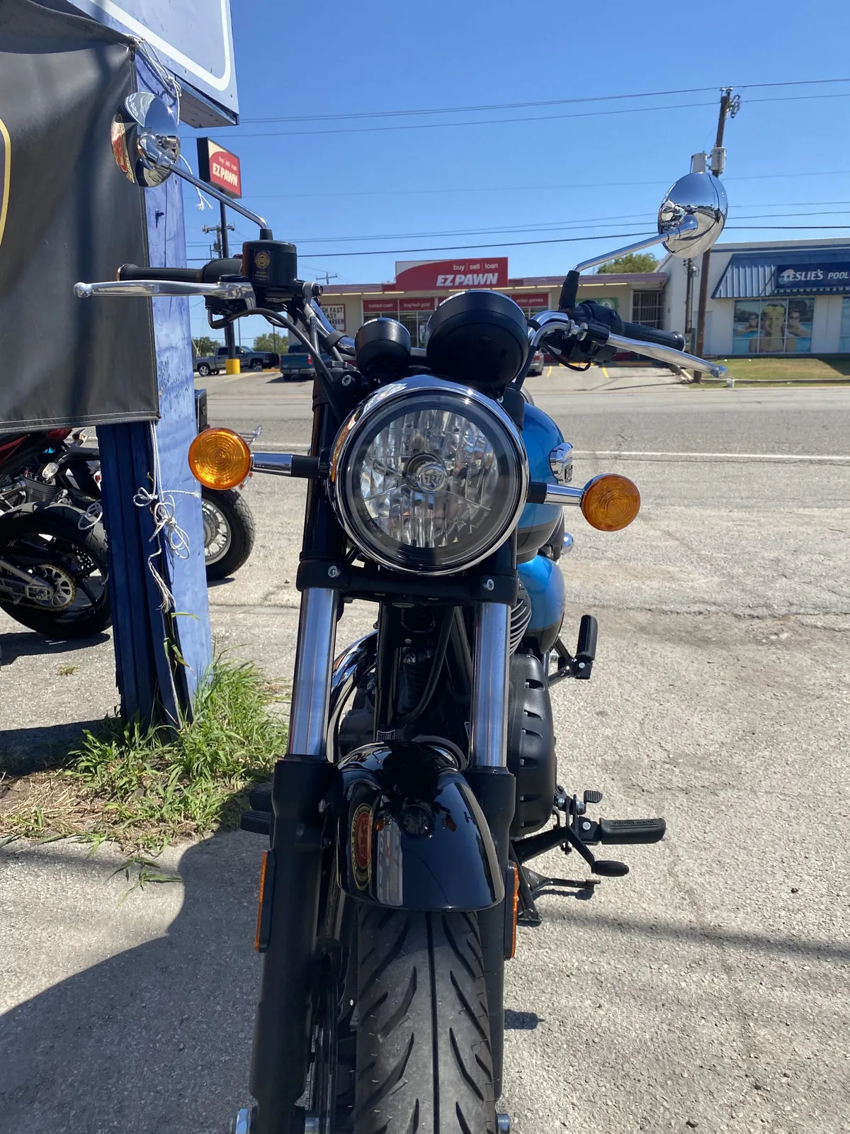Royal Enfield Meteor 350, motorcycle detail photo 2, for sale in San Antonio