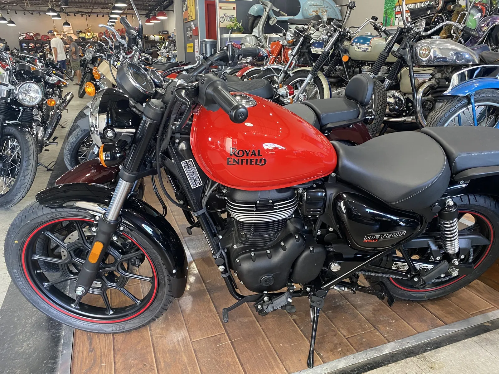 Royal Enfield Meteor 350, motorcycle detail photo 5, for sale in San Antonio