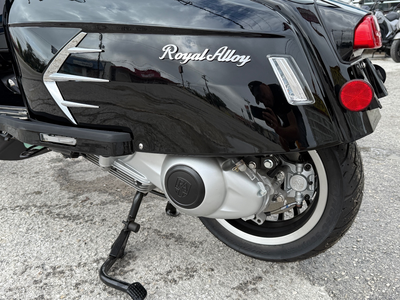 2025 Royal Alloy Grand Prix 300 s
Enjoy a truly authentic retro scooter that is made of steel! This 300 cc powerhouse, listing photo 9 at The Motorcycle Shop