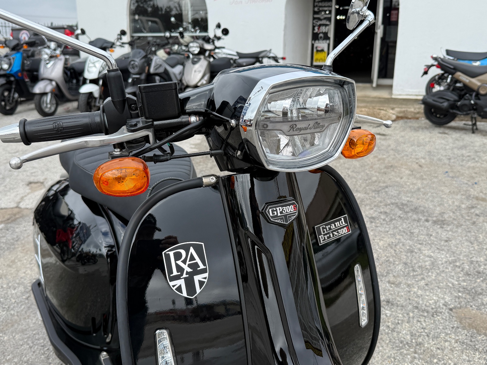 2025 Royal Alloy Grand Prix 300 s
Enjoy a truly authentic retro scooter that is made of steel! This 300 cc powerhouse, listing photo 3 at The Motorcycle Shop