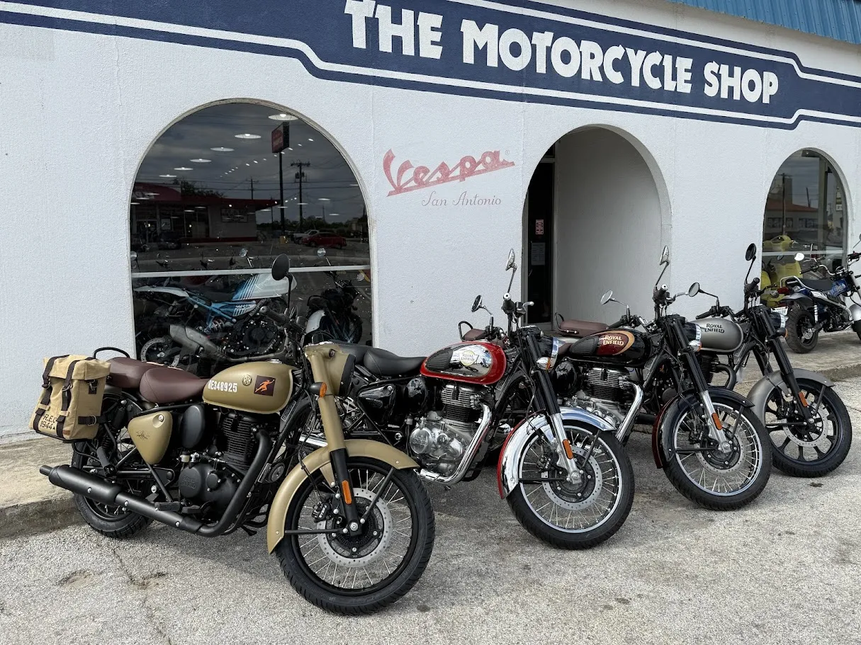 New 2024 Royal Enfield =SALE= New   Classic 350 =SALE= in stock color, side profile, at The Motorcycle Shop San Antonio