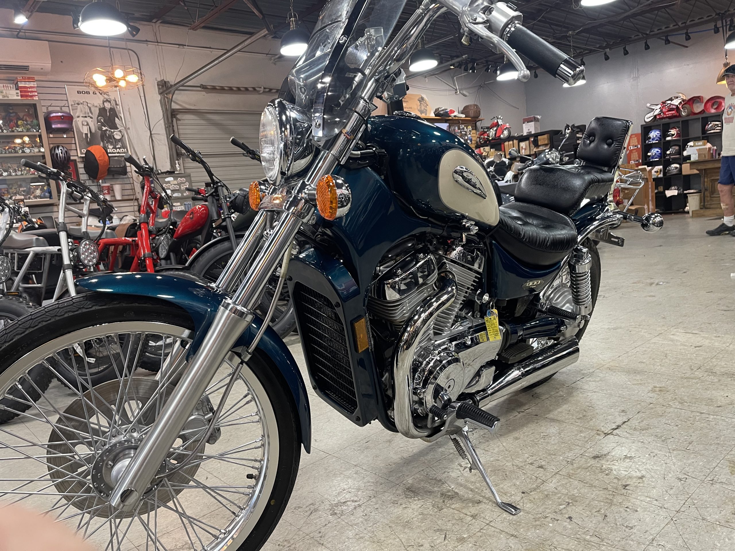 Gotta share my new (to me) 98 Suzuki Intruder 800. It'll look good Next to  my 87 GS 450L : r/motorcycle