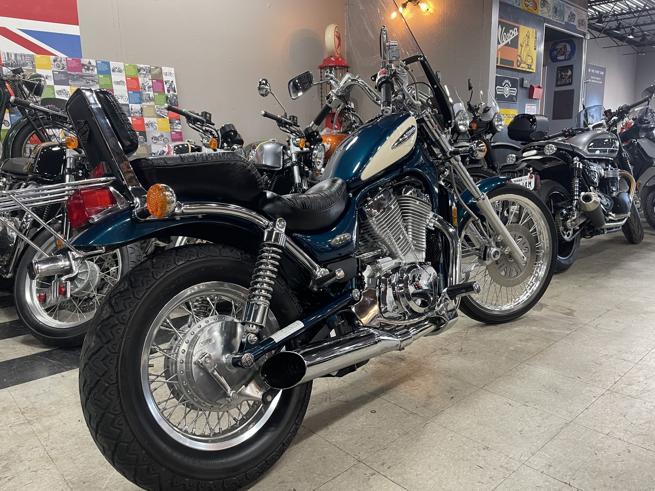 Gotta share my new (to me) 98 Suzuki Intruder 800. It'll look good Next to  my 87 GS 450L : r/motorcycle