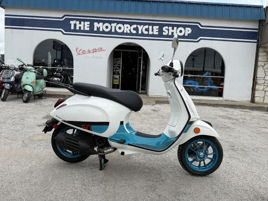 2023 Vespa Primavera 50 - Photo 1
