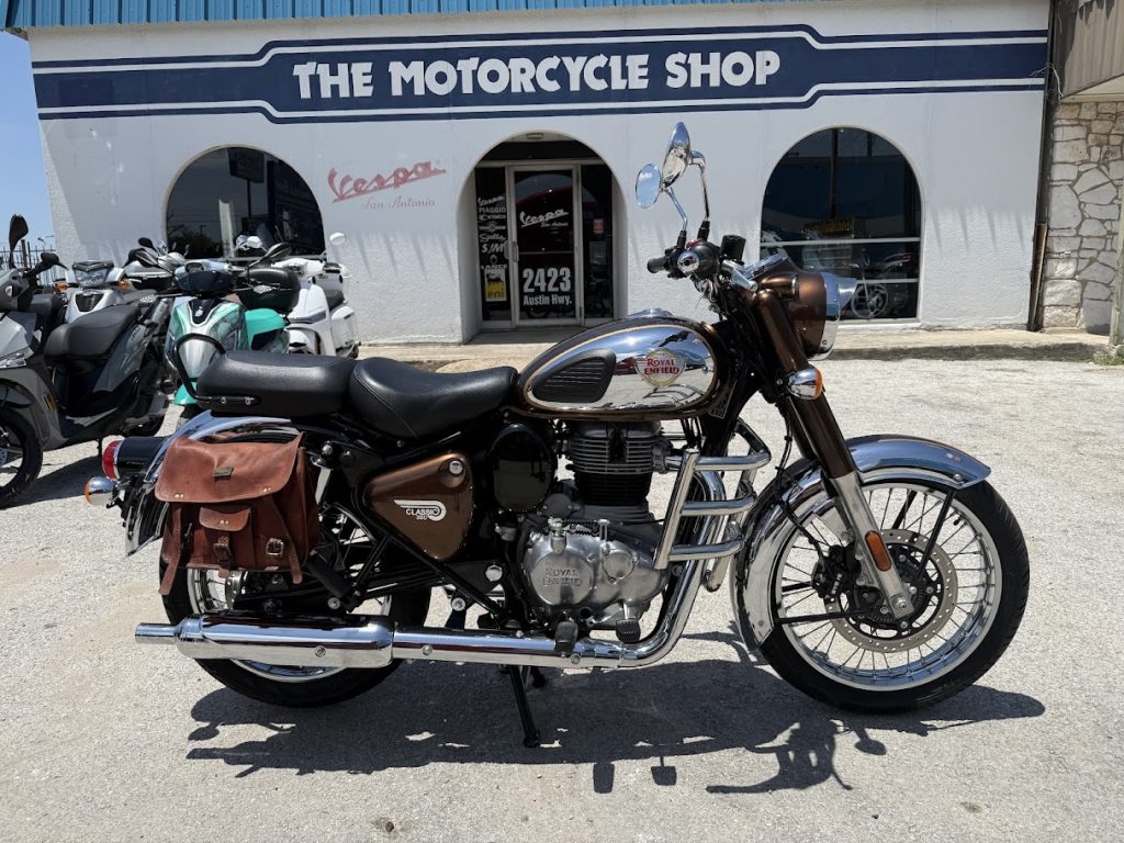 2023 Royal Enfield Classic 350 Chrome - Photo 1